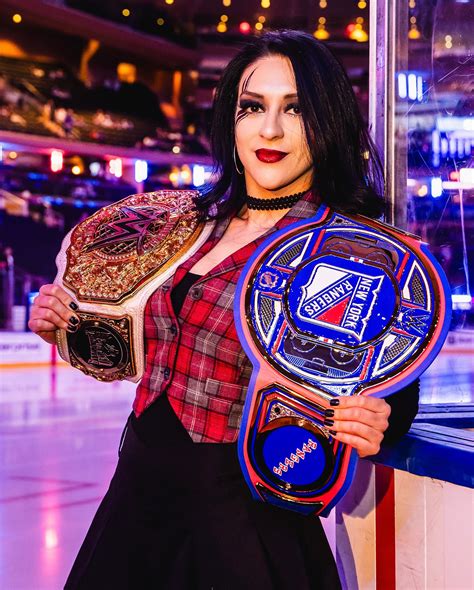 Stephanie Vaquer Photos - PWPIX.net