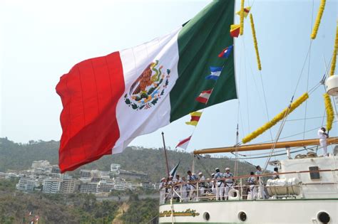 Zarpa Buque Escuela Velero Cuauhtémoc para iniciar Crucero de