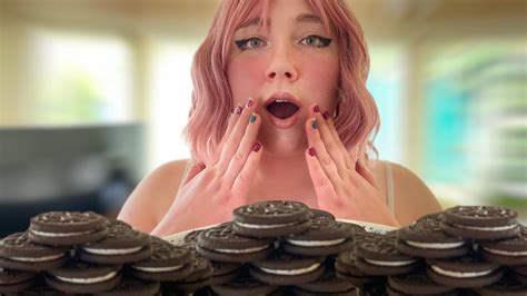 Eating 30 Oreo Cookies 🍪 Youtube