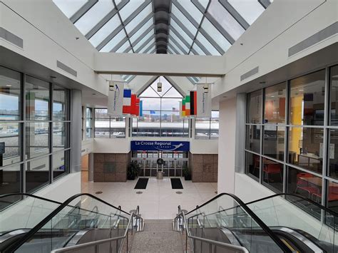 Dane County Regional Airport leaders pursue international status - WPR