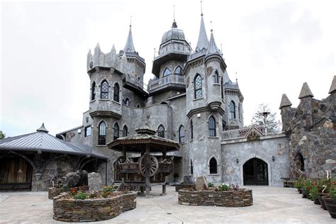 There Are Castles in America. Here Are Three You Can Buy - Bloomberg