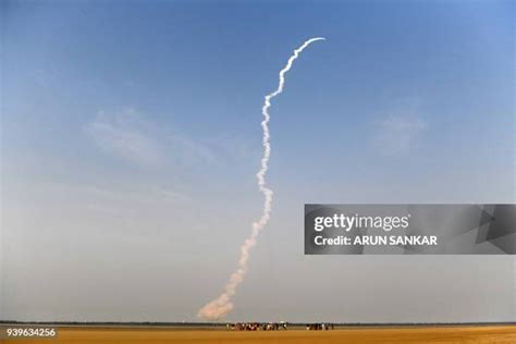 402 Geosynchronous Satellite Launch Vehicle Stock Photos, High-Res ...