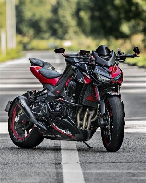 Kawasaki Z1000 Motorcycle