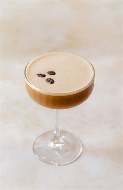 Delicious Smooth Espresso Martini Recipe Chic And Easy Cocktail