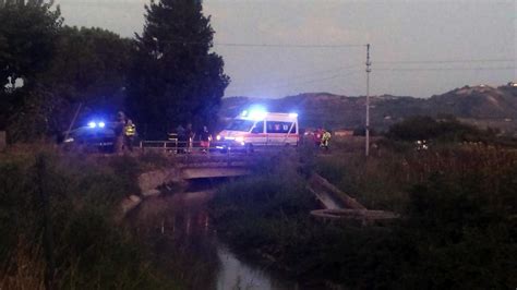 Bimbo Trovato Morto Nel Canale I Genitori Aspettano Lautopsia