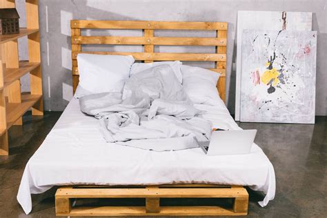 25 Pallet Bed Ideas And Projects