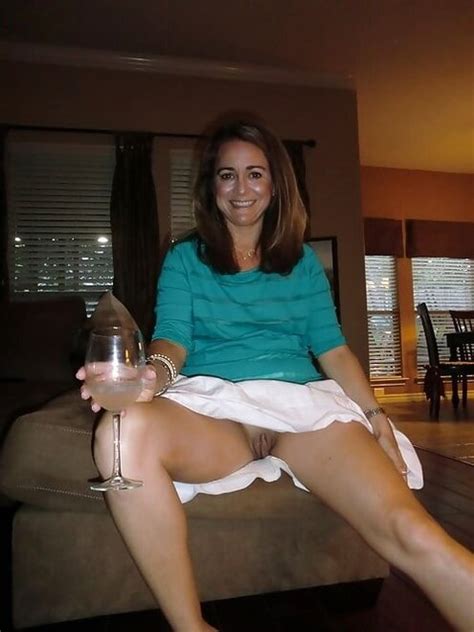 Milf Open Legs Welcome Home Hubby 16 Porn Pic