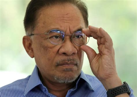 Malaysias Anwar Ibrahim Set To Meet King In Bid To Replace Prime