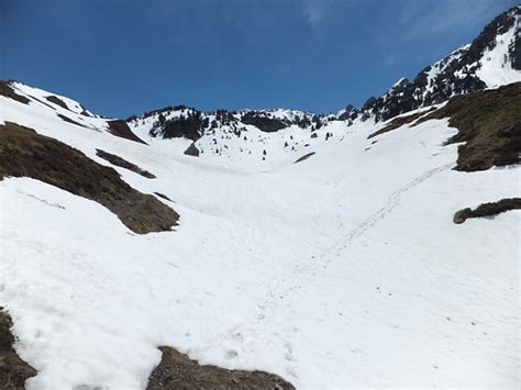 Refuge Du Larry M Tres Daltitude Sur La Commune Durdos En