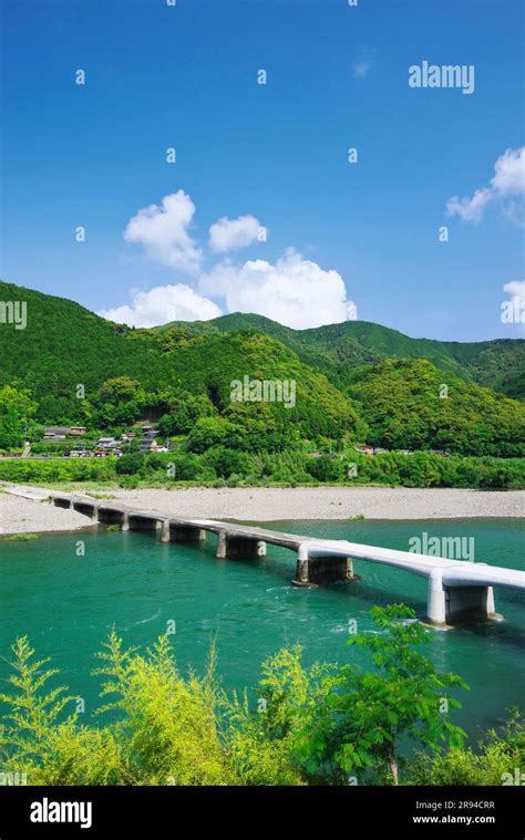 Kuchiyauchi Sunken Bridge And Shimanto River Stock Photo Alamy