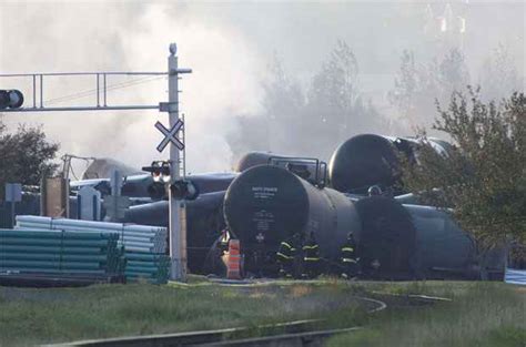 Acidente De Trem No Canadá Incêndios Controlados Cinco Mortos E 40