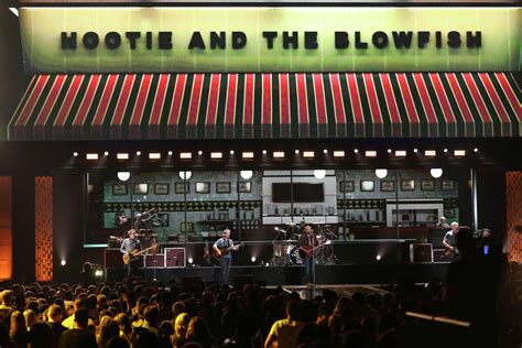 Hootie And The Blowfish To Play At Hartford S Xfinity Theater Next Yea