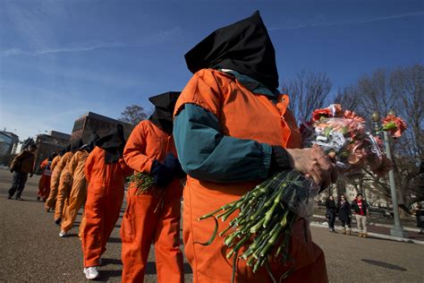 EEUU libera cinco prisioneros de Guantánamo