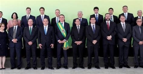 Bolsonaro D Posse A Ministros No Pal Cio Do Planalto Ap S Receber