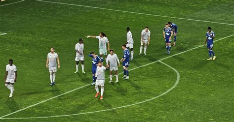 Football Ligue 2 Le SC Bastia Se Prend Les Pieds Dans Le Tapis Face