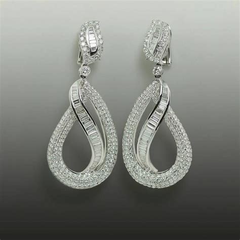 Diamond Gold Chandelier Earrings For Sale at 1stDibs