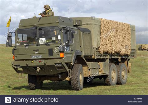 British Army Man Support Vehicle Stock Photos British Army Man