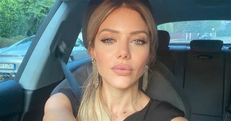 Desde el Río Isar Evangelina Anderson deslumbró con una bikini animal