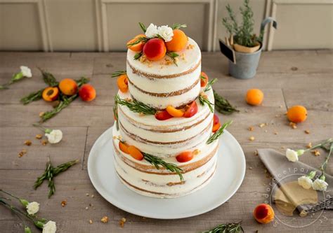 Naked Cake Aux Abricots Et Au Romarin Sucre D Orge Et Pain D Epices