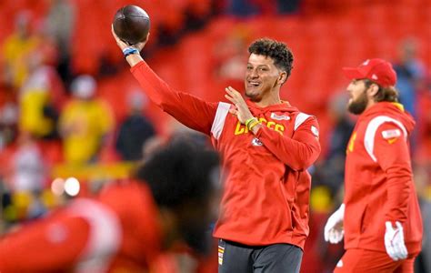 Chiefs Patrick Mahomes Set An Nfl Record For Passing Yards In Sunday Nights Game