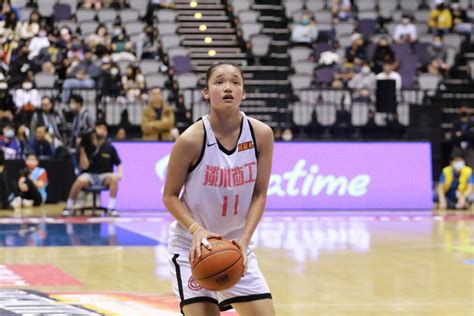 【112uba】黃巧鈞、蕭豫玟跳級大隊 文化隊長王玥媞帶隊衝 Double Pump 女子籃球誌