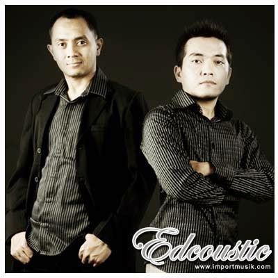 SGMusic: Mp3 + Lirik lagu Muhasabah Cinta - Edcoustic