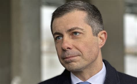 Eua Candidato Gay Um Dos Favoritos A Indica O Do Partido Democrata Guia Gay S O Paulo