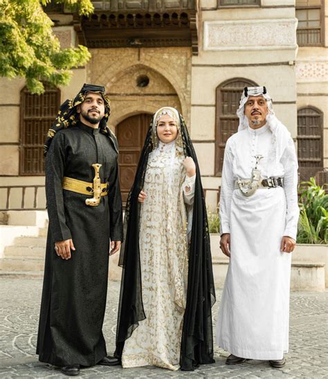 Traditional Dress Of Saudi Arabia Images And Photos F
