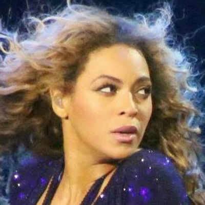 Beyonce Poses Naked In Just Gold Body Paint Hindi Movie News Times Of India