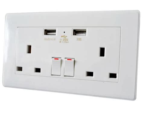 Hot Selling Uk 220v Receptacle Universal Wall Mounted Power Outlet Socket Electrical 3 Pin Wall