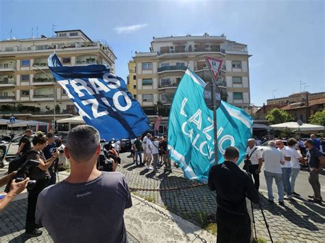 Funerali D Amico L Ultimo Commovente Saluto Dei Tifosi VIDEO