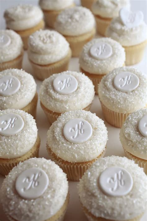 26 Pretty Cupcakes For Your Engagement Party Engagement Party