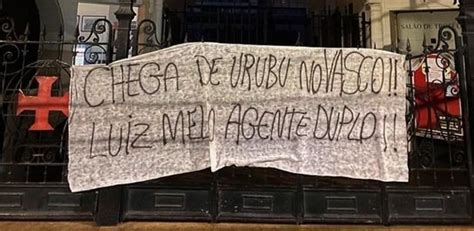 Vasco Torcida Faz Novo Protesto Contra Membros Da Diretoria E SAF