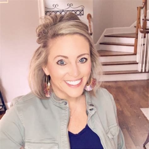 Amber Wiseman 200k Leader Le Vel Thrive Linkedin