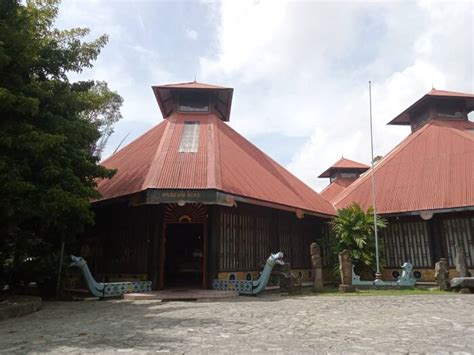 Menjelajahi Keunikan Museum Pusaka Nias Dibangun Pastor Katolik