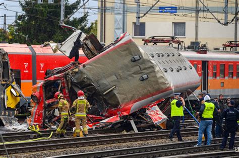 Zderzenie czołowe pociągów przez błąd ludzki