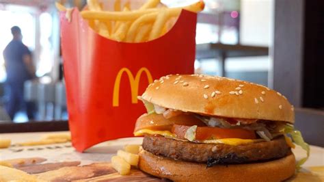 Mcdonalds In India Drops Tomatoes From Burgers Wraps Amid Shortage