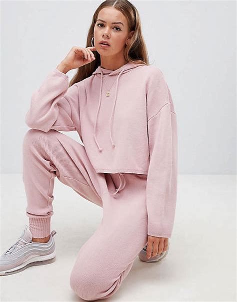 Boohoo Kombi Aus Kurzem Kapuzenpullover Und Jogginghose In Rosa Asos