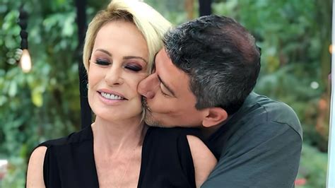 Ana Maria Braga Homenageia A Tom Veiga Intérprete De Louro José Que