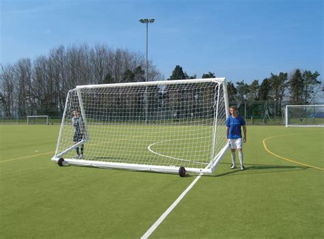 Rollaway Aluminium Self Weighted Goal 9 V 9 488m X 213m 16ft X 7ft