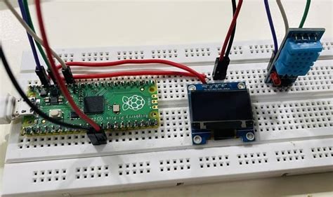 Interfacing Dht Sensor With Raspberry Pi Pico Micropython