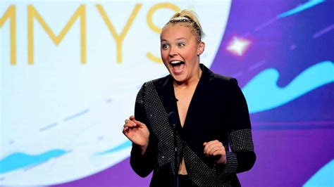 Jojo Siwa Is She A Lesbian Here Is The Actual Truth