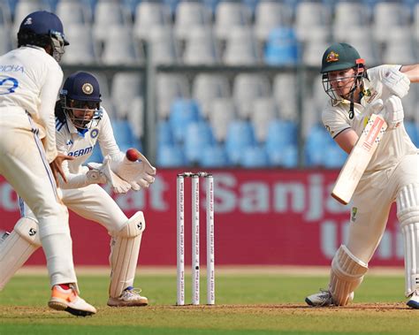 Australia Opt To Bat Against India In One Off Women S Test