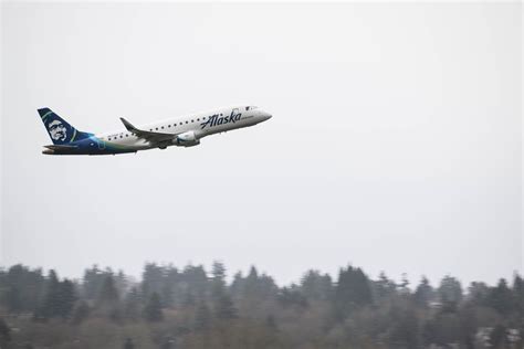 Alaska Airlines Offers Refund Extra Pay After Plane Door Incident