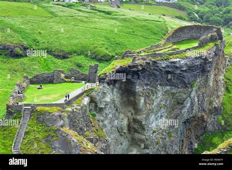 Tintagel Castle Ruinscornwallenglanduk Stock Photo Alamy