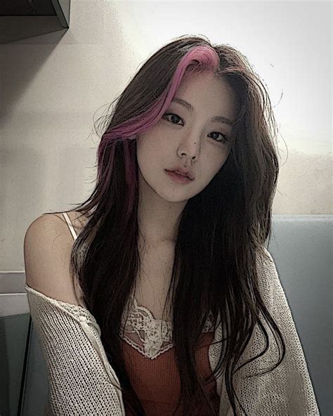 Pin Oleh XY3LA Di Yeji Gambar Gadis Cantik Gadis Korea Orang Cantik