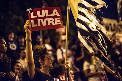 Une Realiza Ato Pela Liberdade De Lula O Que Está Em Jogo Política