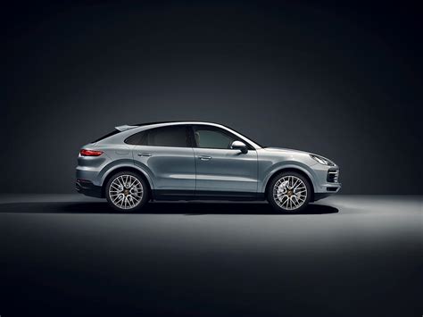 Porsche Cayenne Coupé nuove informazioni sul futuro SUV sportivo FOTO