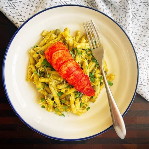 Go Pesto™ Lobster Casarecce Pasta With Pesto And Lobster Tail