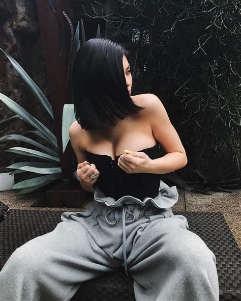 Kylie Jenner Cleavage 3 Photos Thefappening